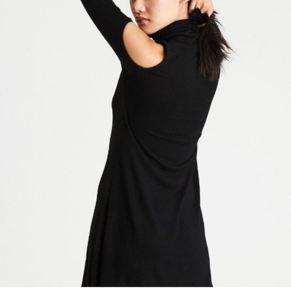 American Eagle Plush Cold Shoulder
Turtleneck Black Dress